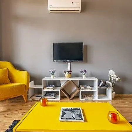Ξενοδοχείο με διαμερίσματα Old Town Deluxe Flats 4*