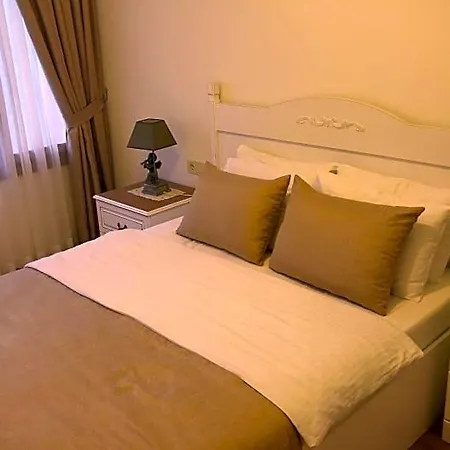 Ξενοδοχείο με διαμερίσματα Old Town Deluxe Flats