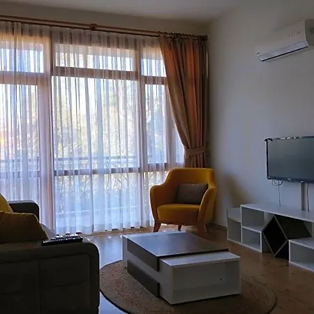 Old Town Deluxe Flats 4*
